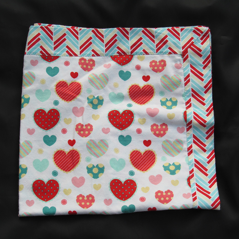 Hearts Toss Blanket